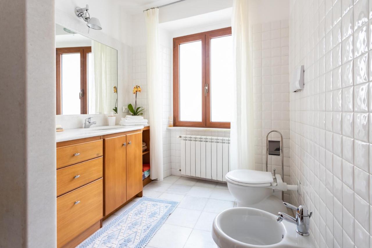 Spacious 3-Bedroom Apartment With Courtyard In Tempio Pausania - Perfect For Families Dış mekan fotoğraf