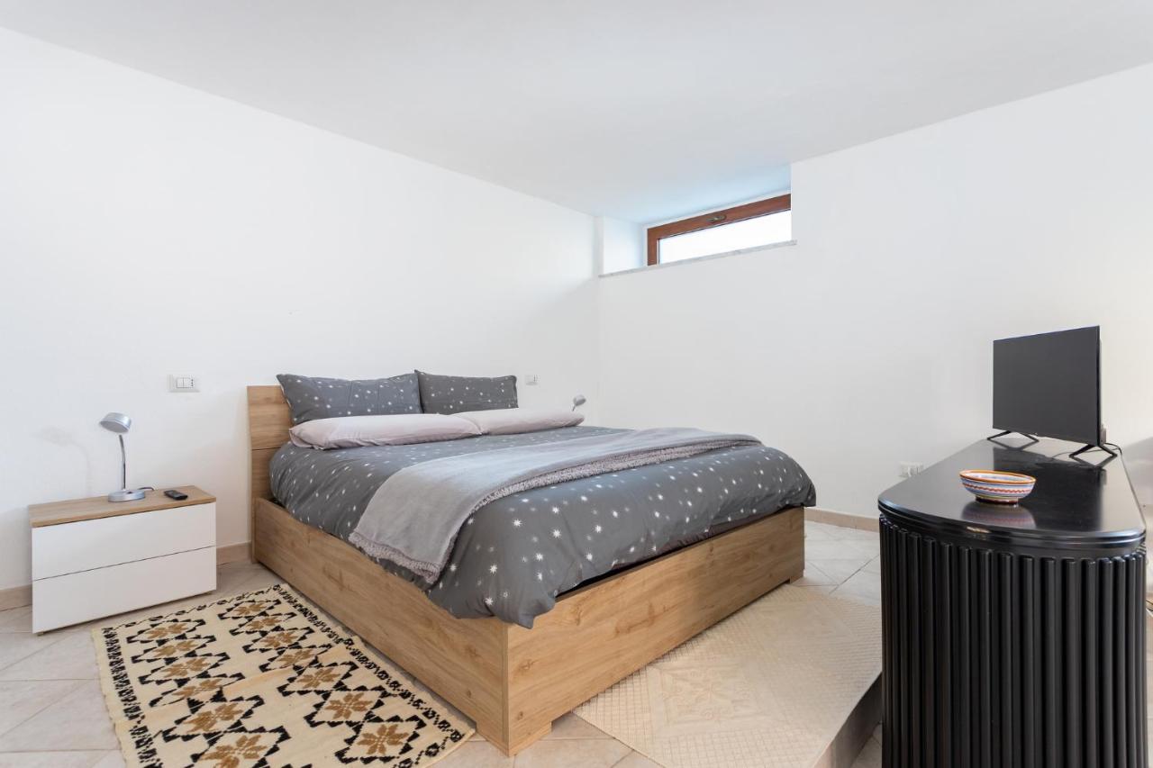 Spacious 3-Bedroom Apartment With Courtyard In Tempio Pausania - Perfect For Families Dış mekan fotoğraf